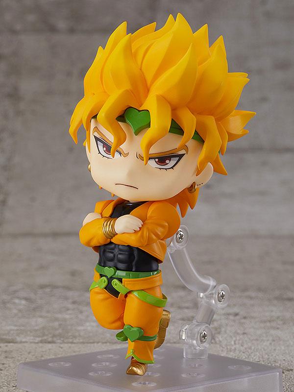 Luffy Toys - Personaje: Dio Brando Fabricante: Good Smile Company Linea:  Nendoroid Tamaño: 10 centímetros de altura aproximadamente. Material: ABS a  base de PVC. Accesorios: Incluye rostros extras intercambiables,manos y  multiples accesorios